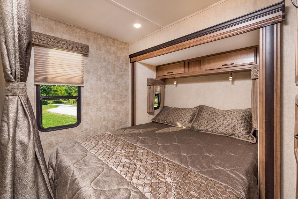 Gulf Stream Conquest Class C 6220 Image