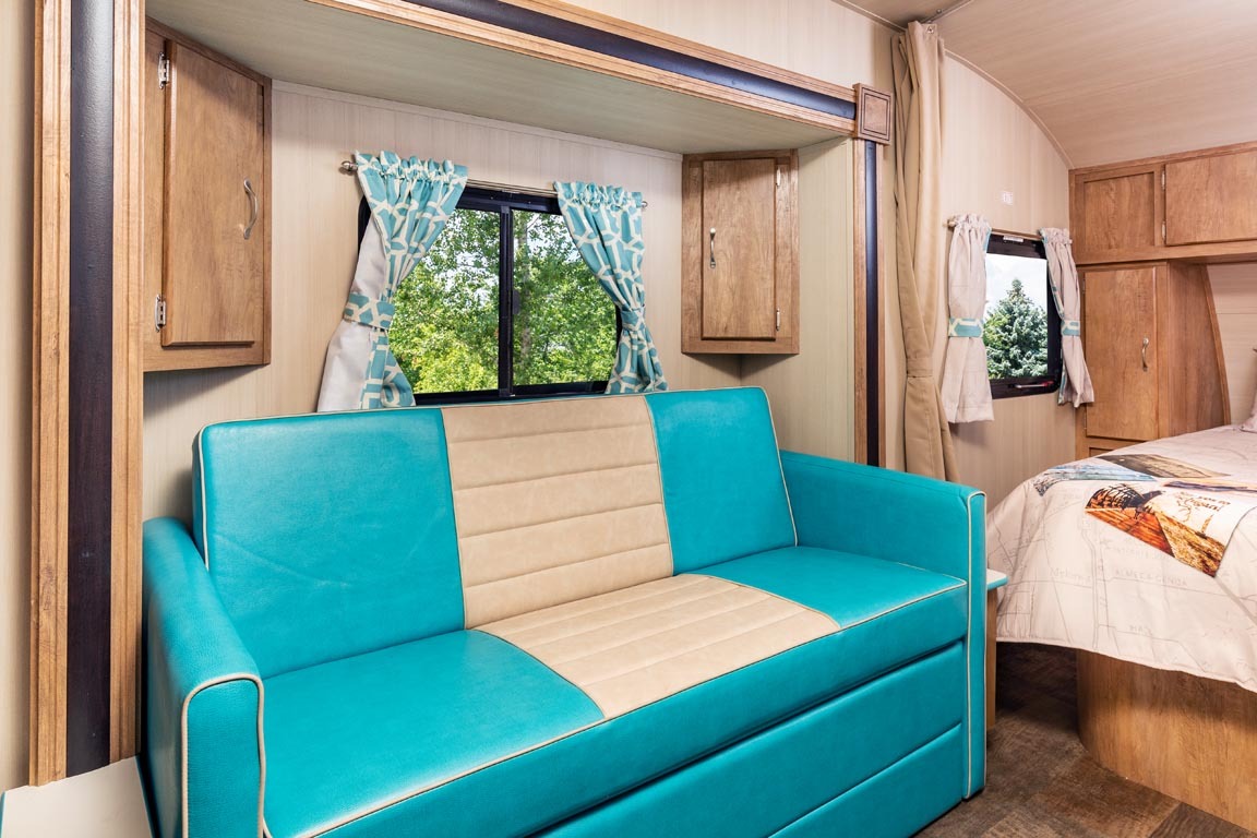 Gulf Stream Vintage Cruiser 19CSK Image