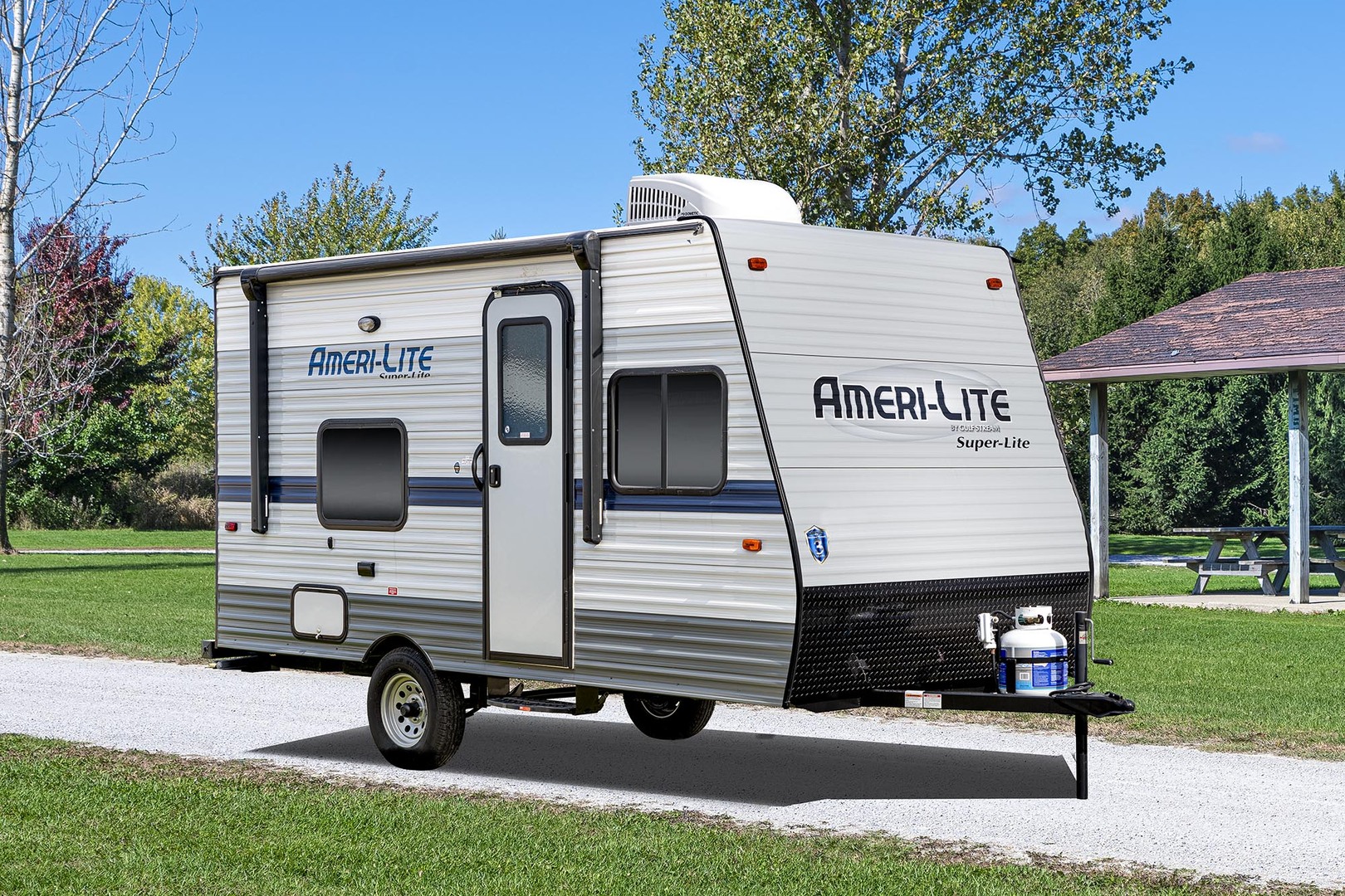 16BHC AmeriLite Light Weight Trailers Gulf Stream Coach Inc.