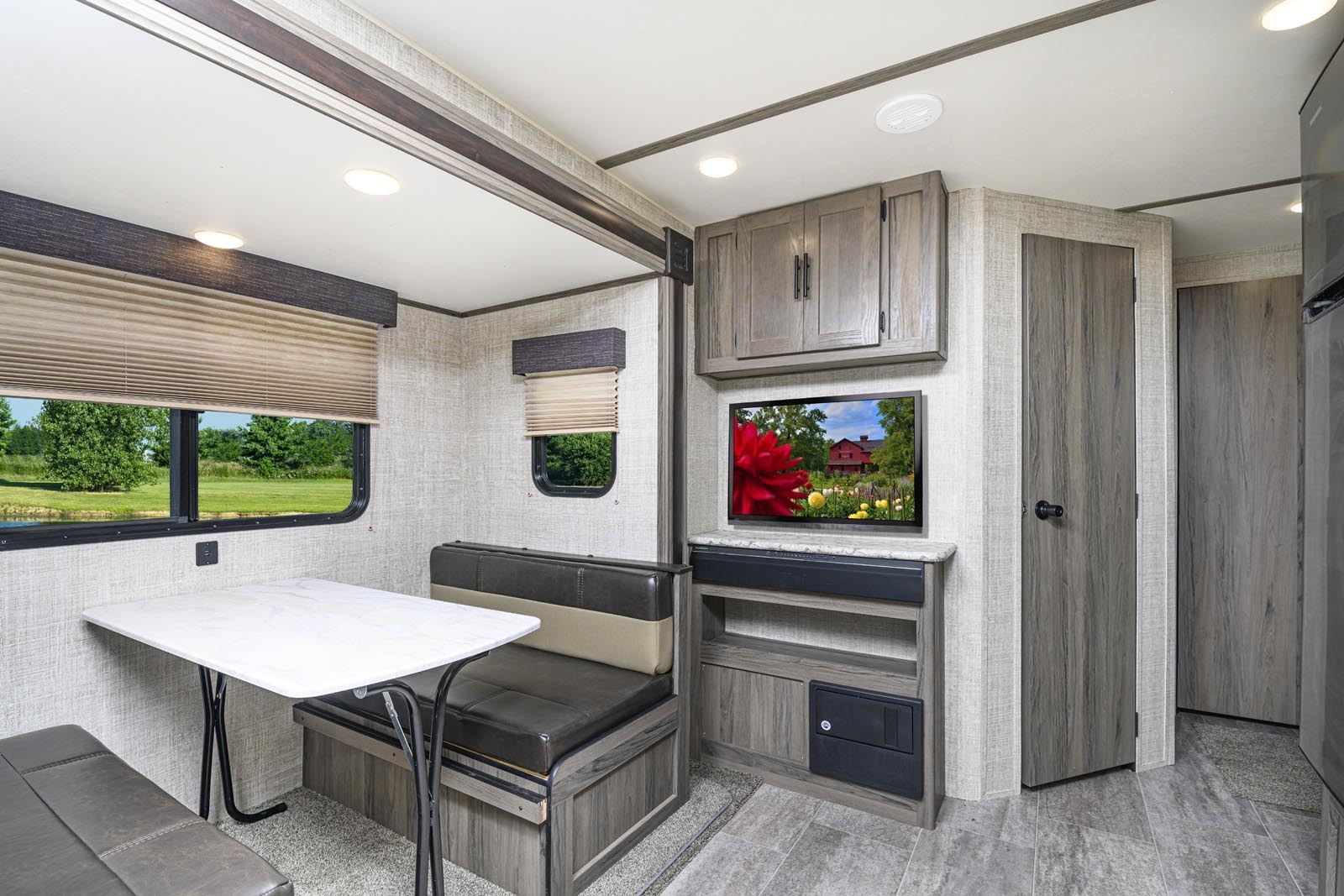 Gulf Stream Kingsport Lite 236RL Image