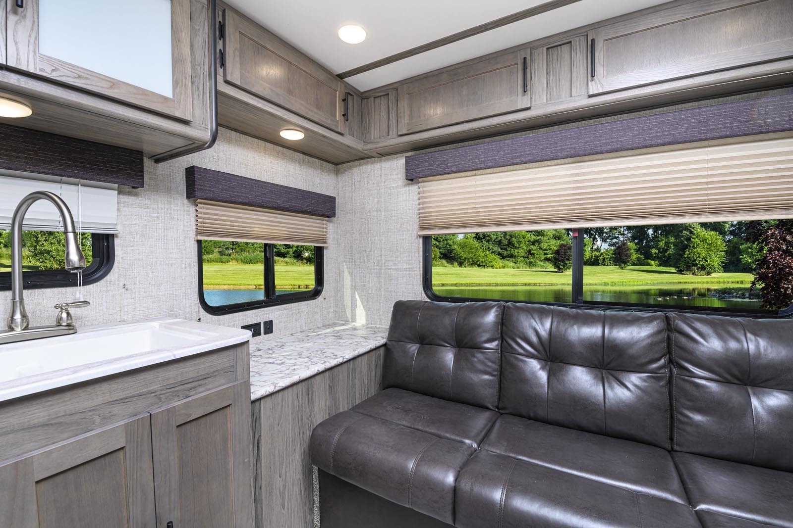 Gulf Stream Kingsport Lite 236RL Image
