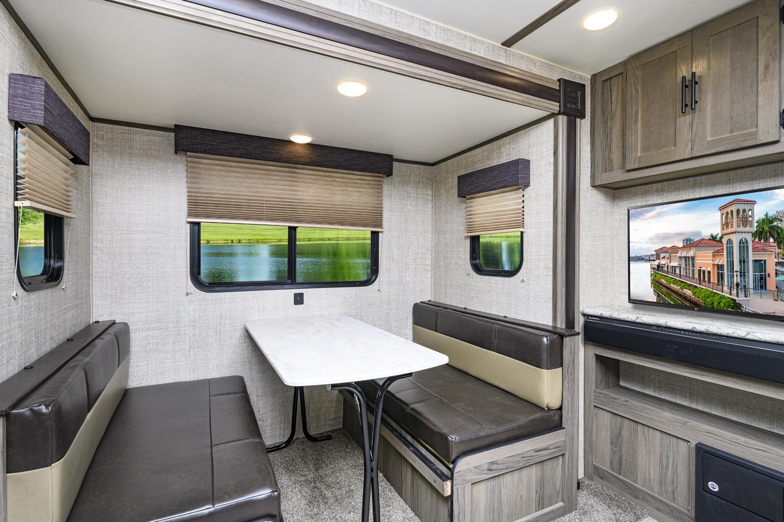 Gulf Stream Kingsport Lite 236RL Image
