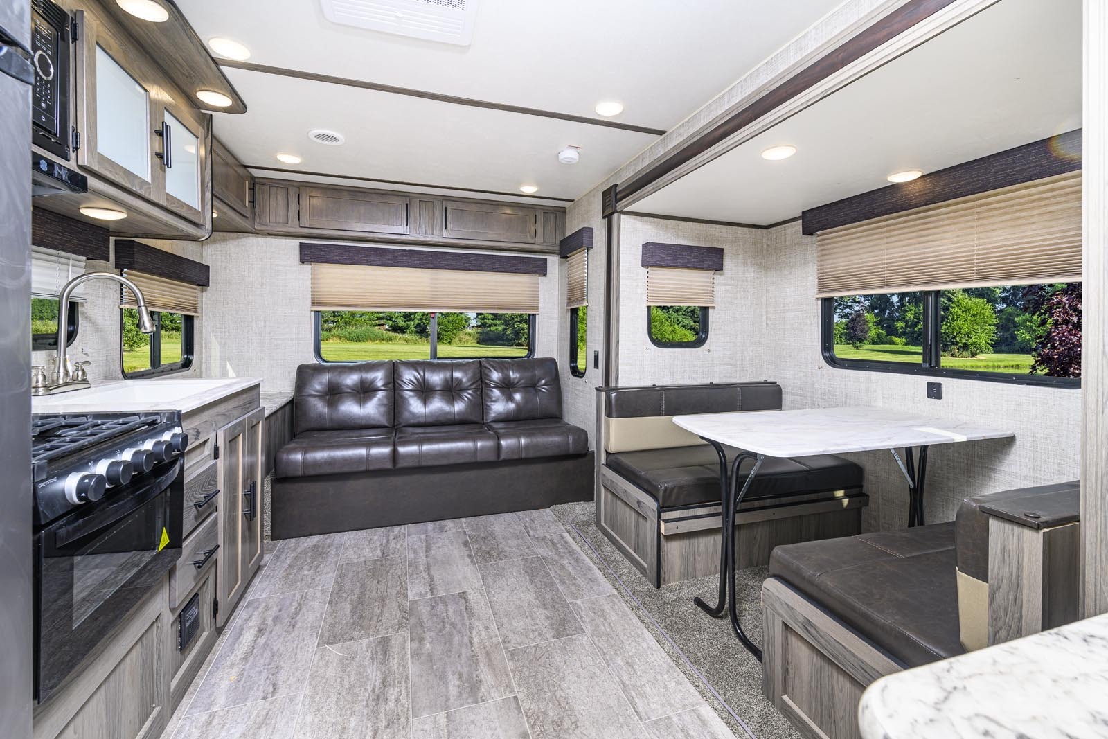 Gulf Stream Kingsport Lite 236RL Image