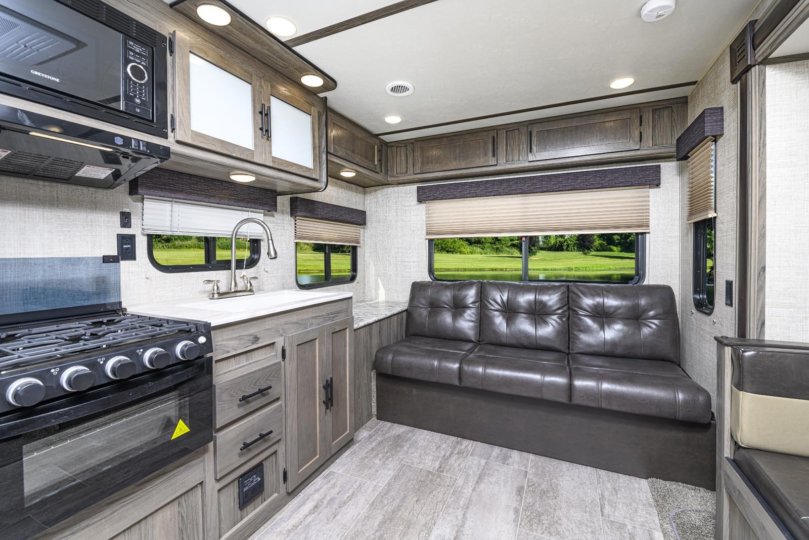 Gulf Stream Kingsport Lite 236RL Image