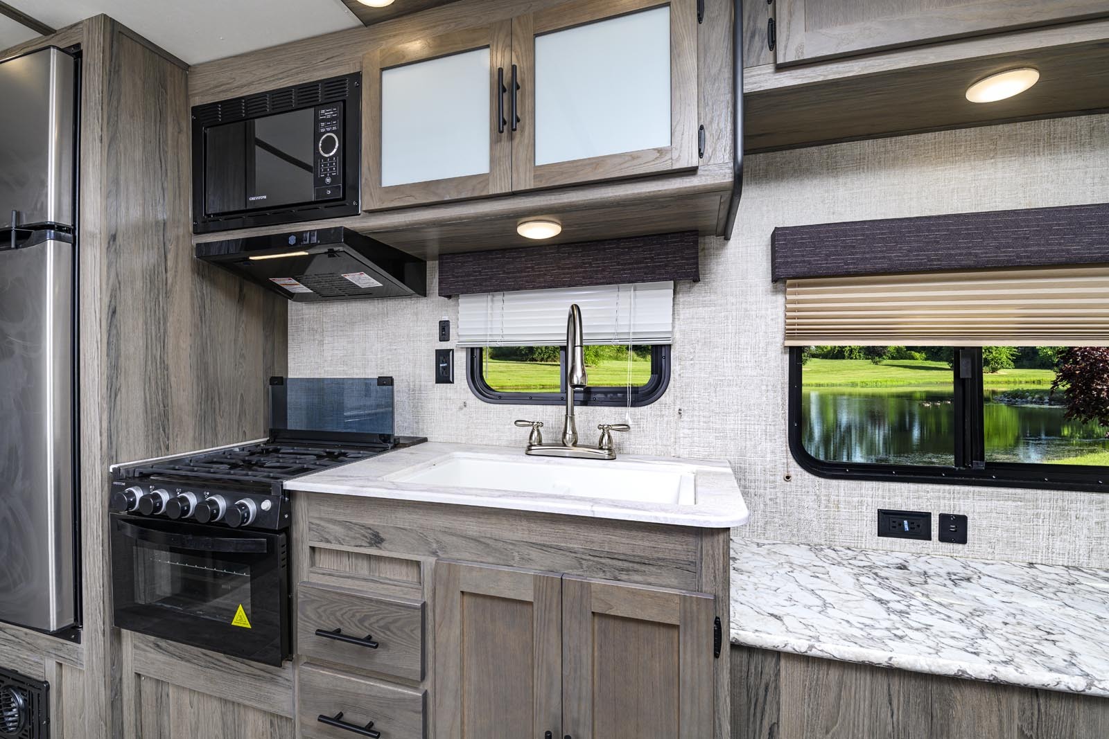 Gulf Stream Conquest Lite 236RL Image