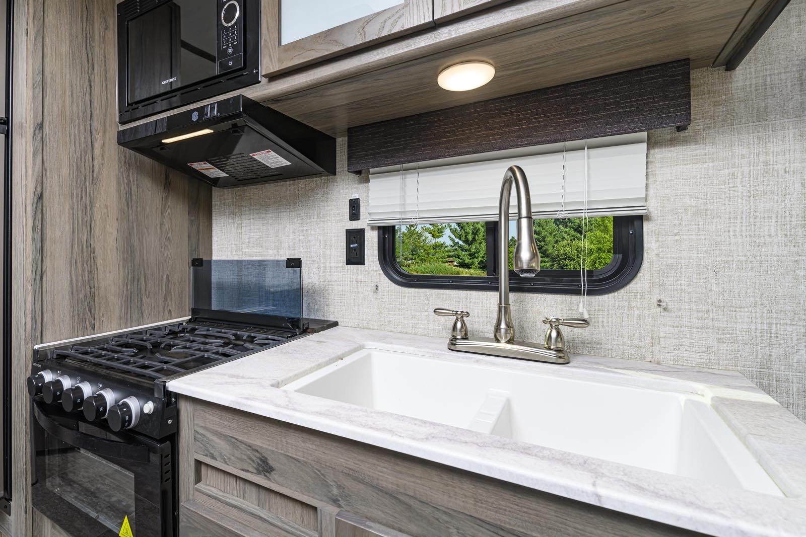 Gulf Stream Conquest Lite 236RL Image