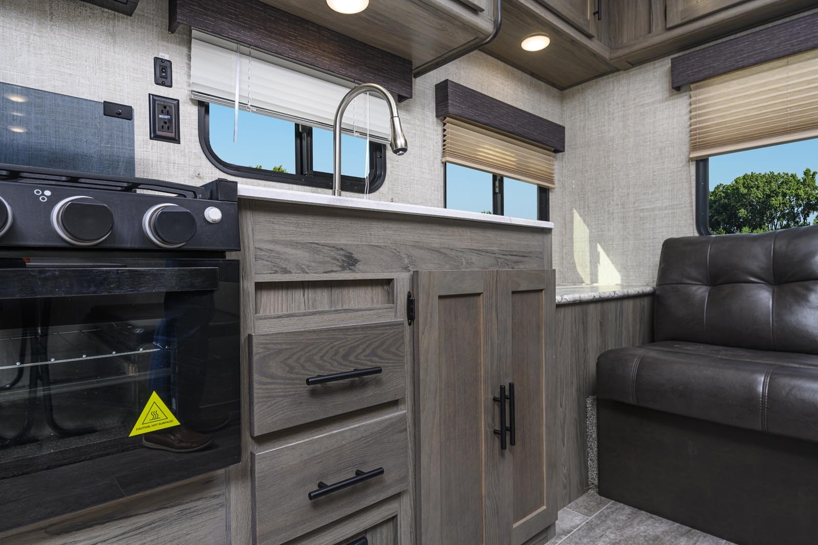 Gulf Stream Conquest Lite 236RL Image
