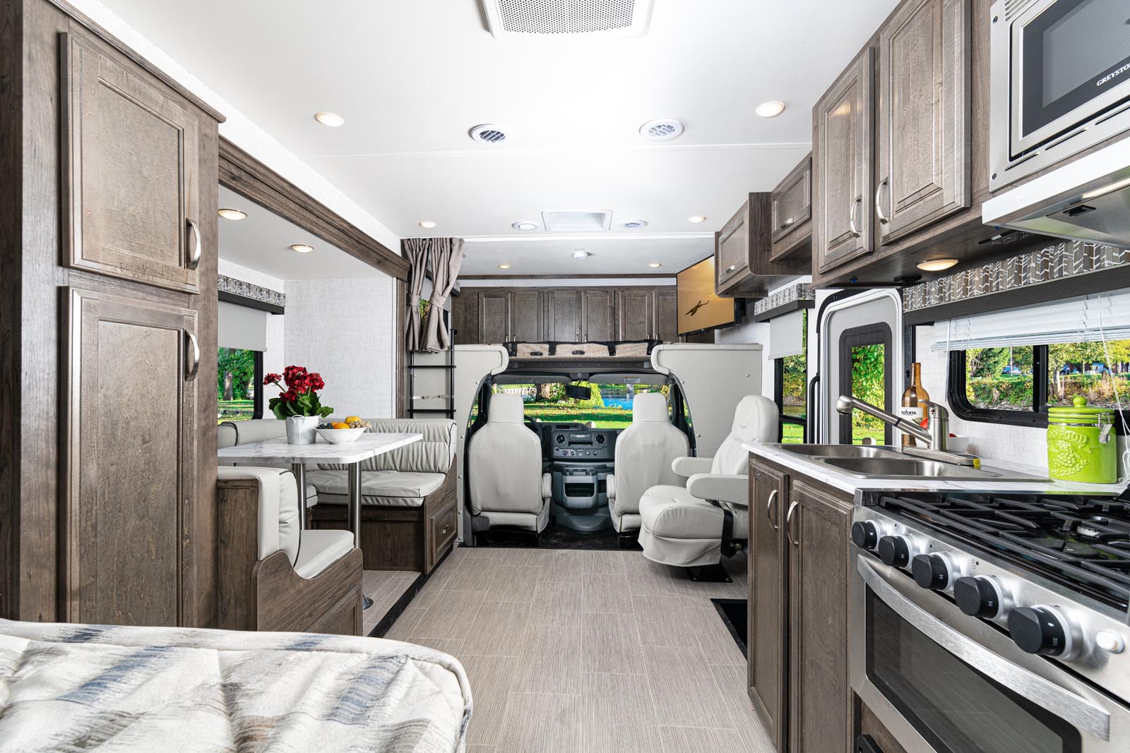 Gulf Stream Conquest Class C 6250 Image