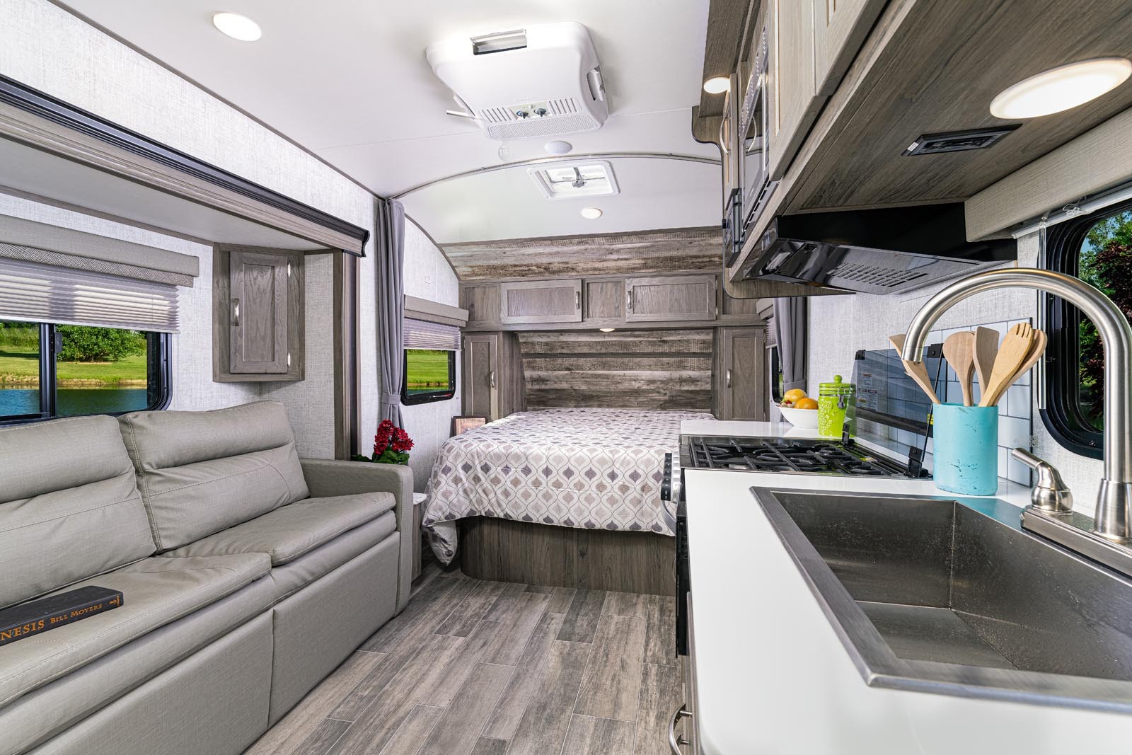 Gulf Stream Vista Cruiser 19CSK Image