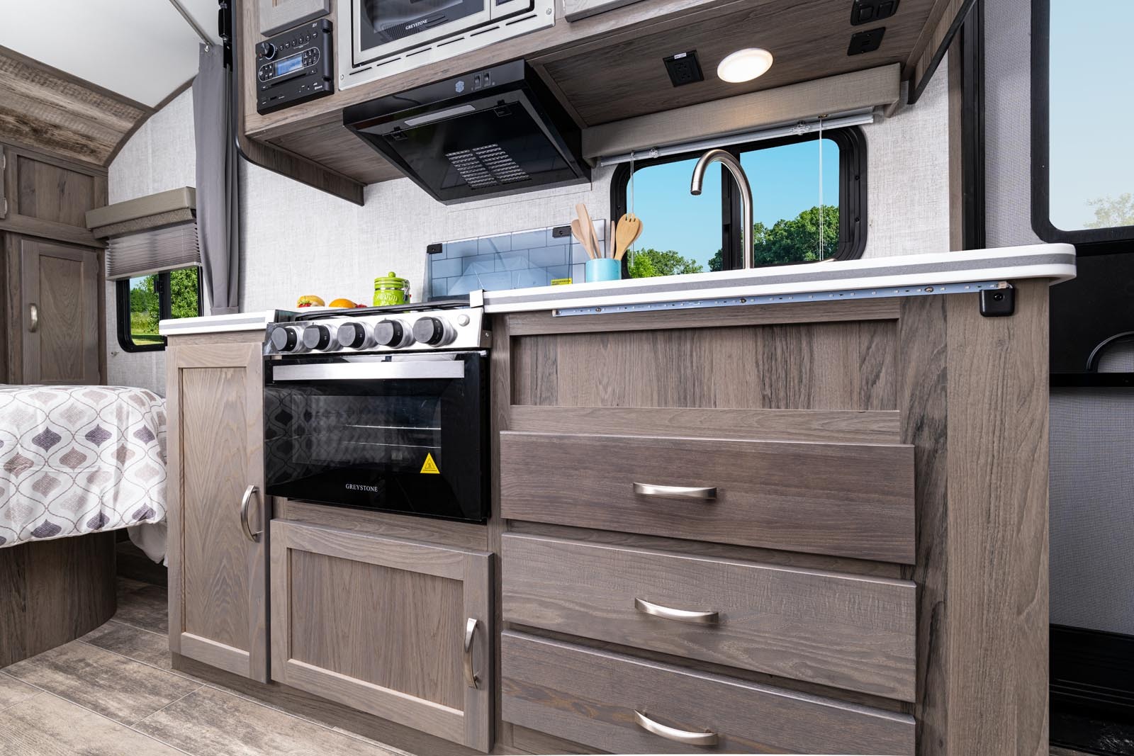Gulf Stream Vista Cruiser 19CSK Image