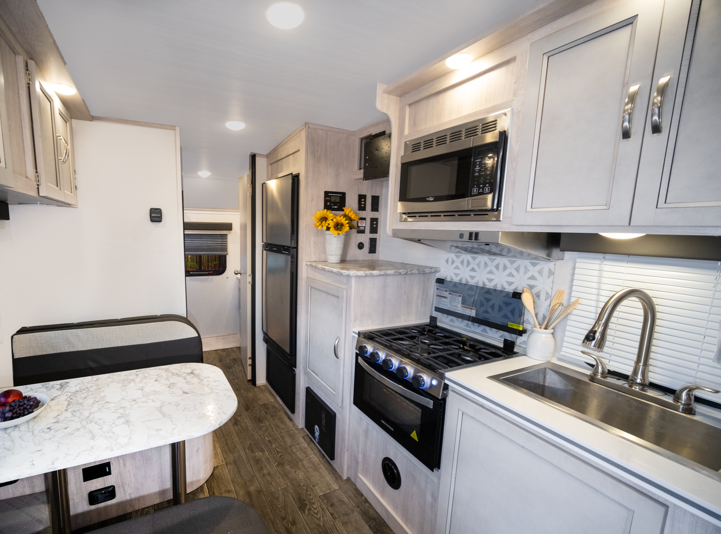 Gulf Stream Vista Cruiser 19RBS Image