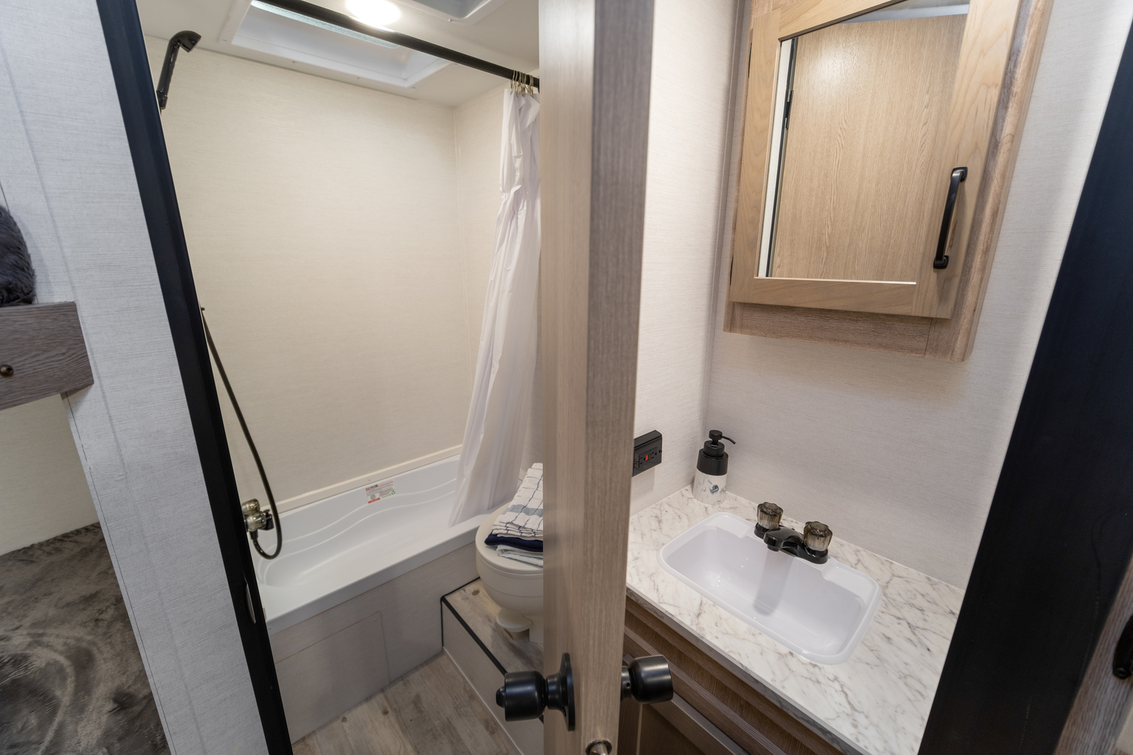 Gulf Stream Trailmaster Lite 248BH Image