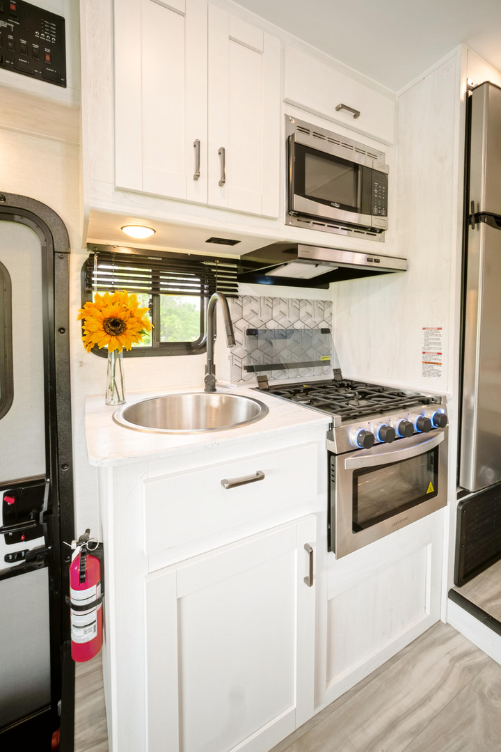 Gulf Stream Conquest Class C 6237LE Image