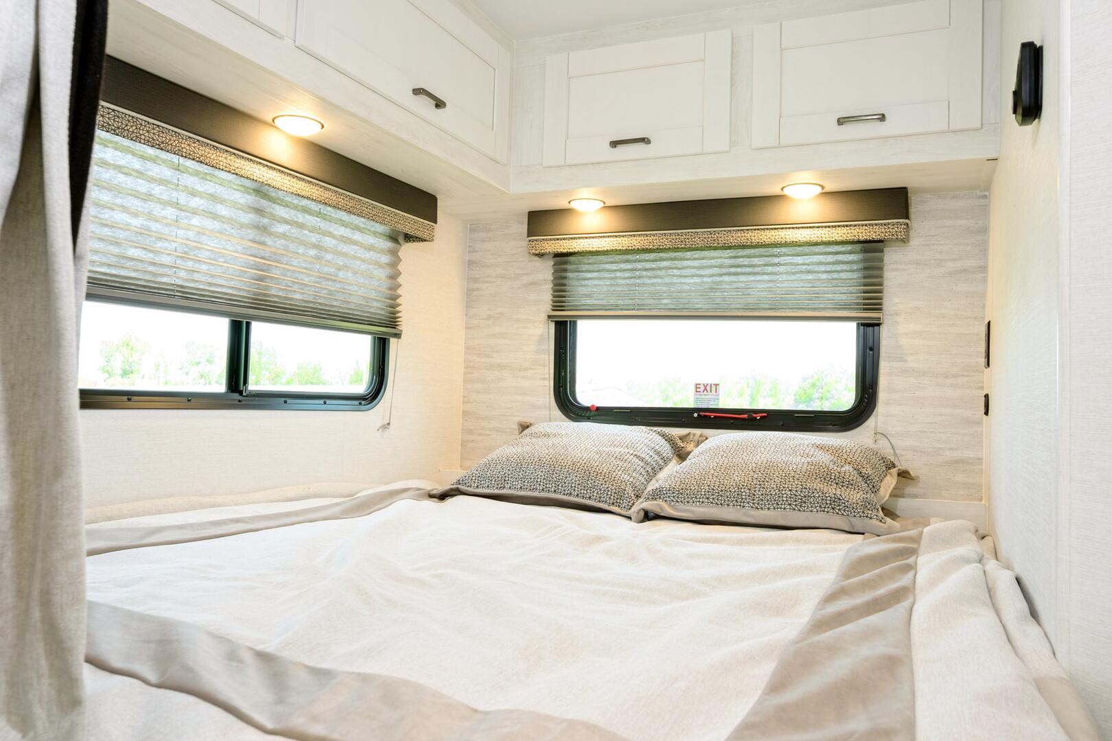 Gulf Stream Conquest Class C 6237LE Image