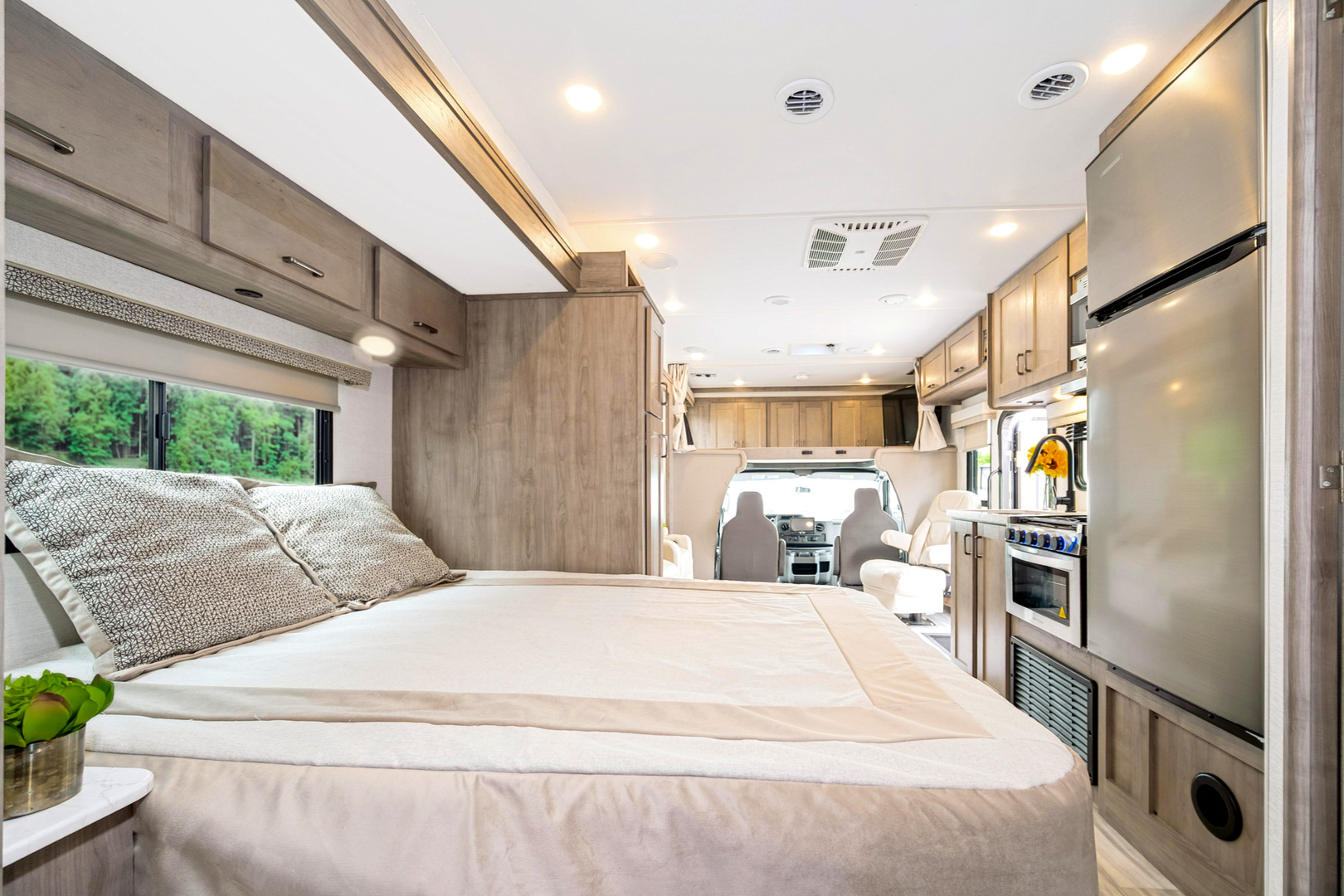 Gulf Stream Conquest Class C 6250 Image