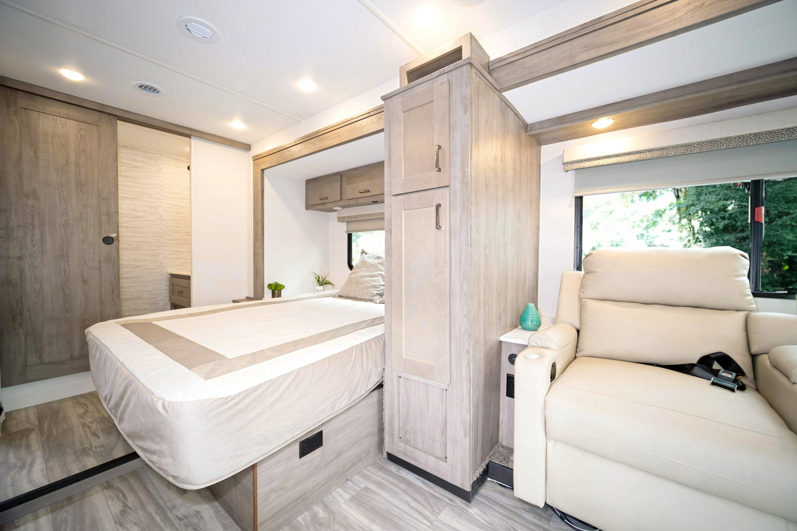 Gulf Stream Conquest Class C 6250 Image