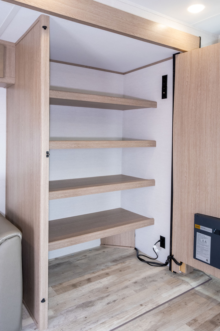 Gulf Stream Innsbruck Lodge Series 406FLR Image