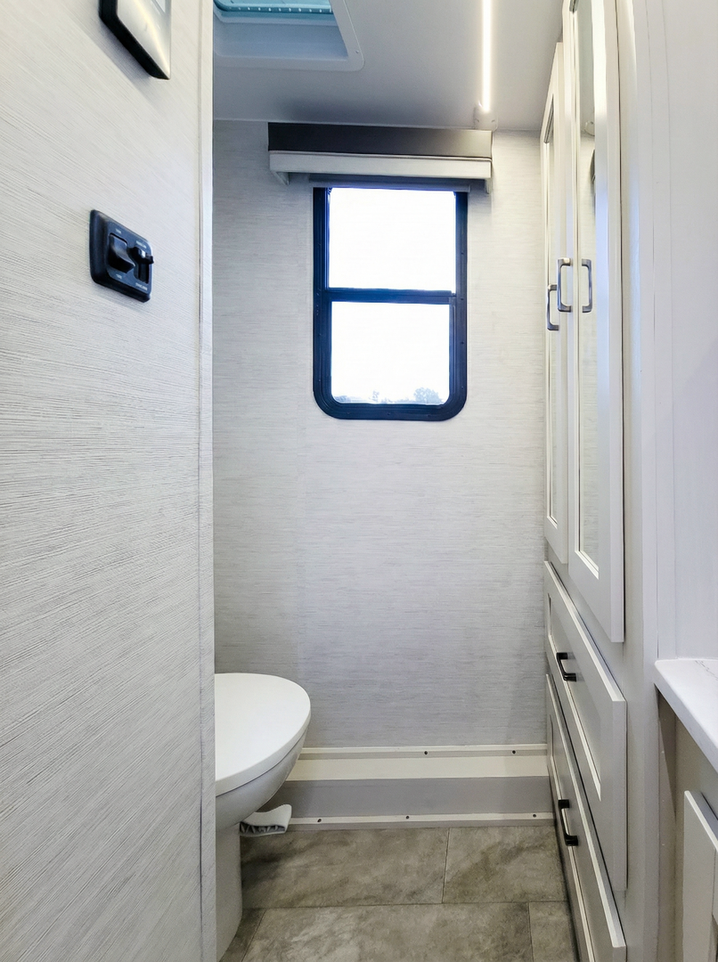 Gulf Stream Conquest Class C 6251 Image